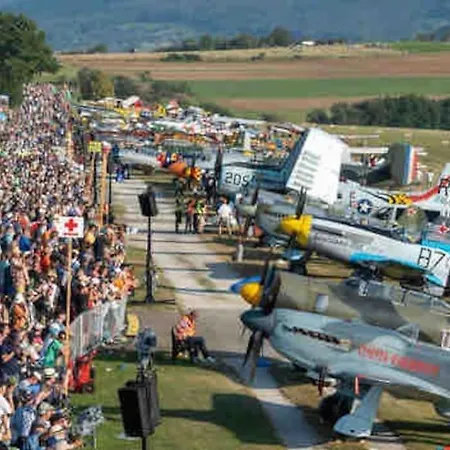 アパート An Der A8 & Dennoch Stadtnah キルヒハイム・ウンター・テック